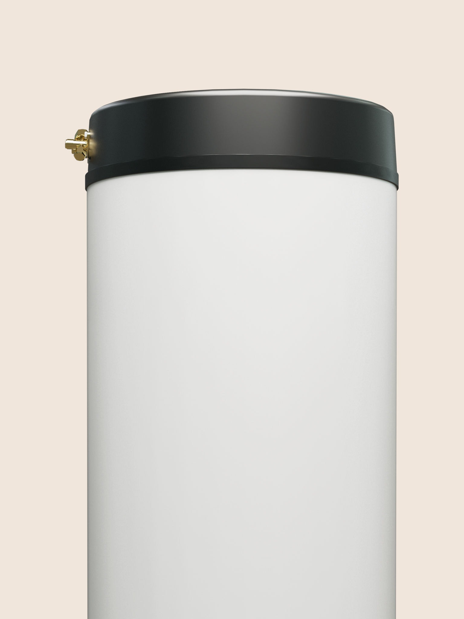 Vista frontale di un serbatoio dell'acqua calda sanitaria.